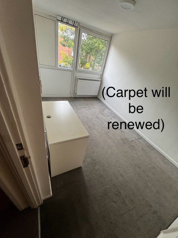 Photo 1: 1st Floor Double
