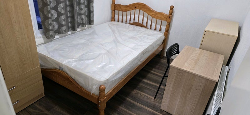 Photo 1: Room