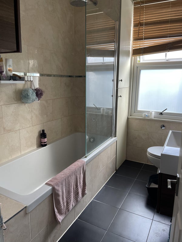Photo 1: Bathroom