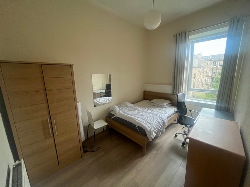 Photo 1: Room 1