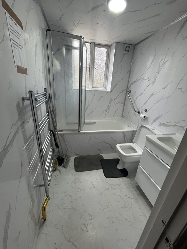 Photo 1: Bathroom