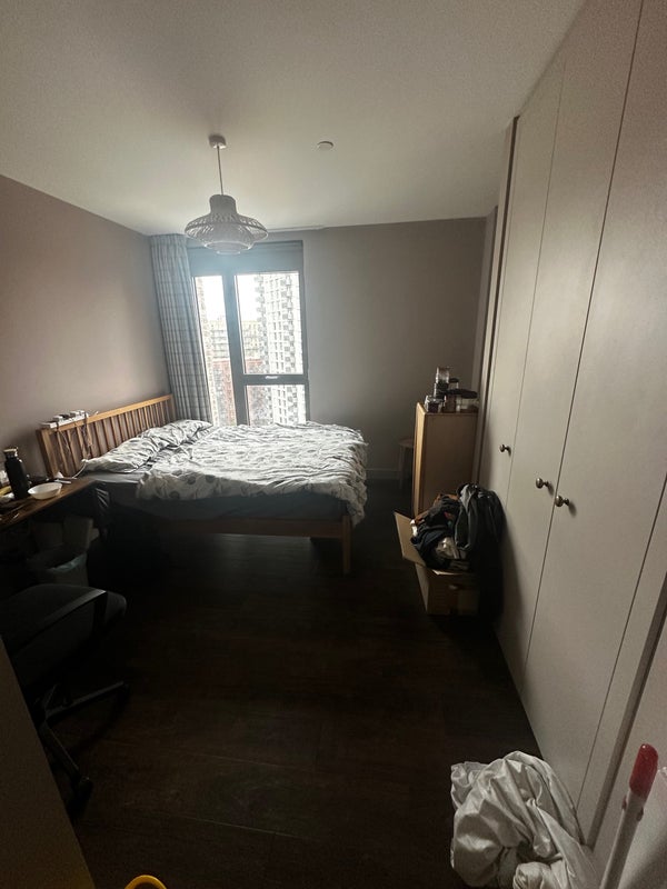 Photo 1: Bedroom