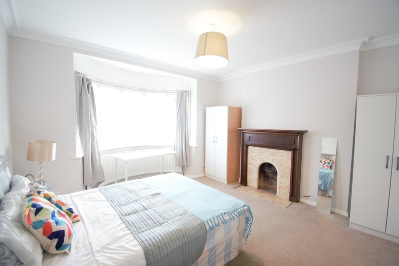 Photo 1: £225pw