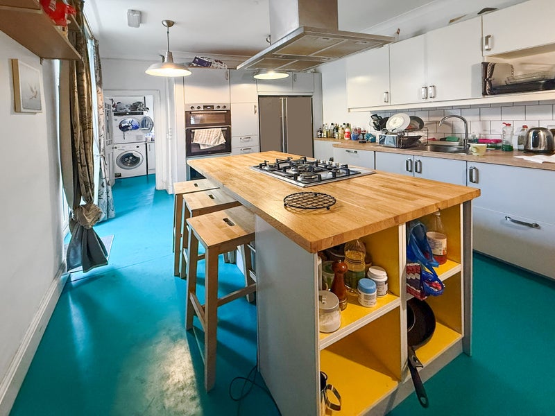 Photo 1: Kitchen