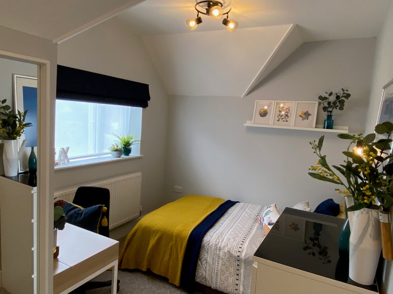 Photo 1: Large double room