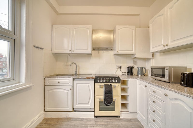 Photo 1: Kitchen