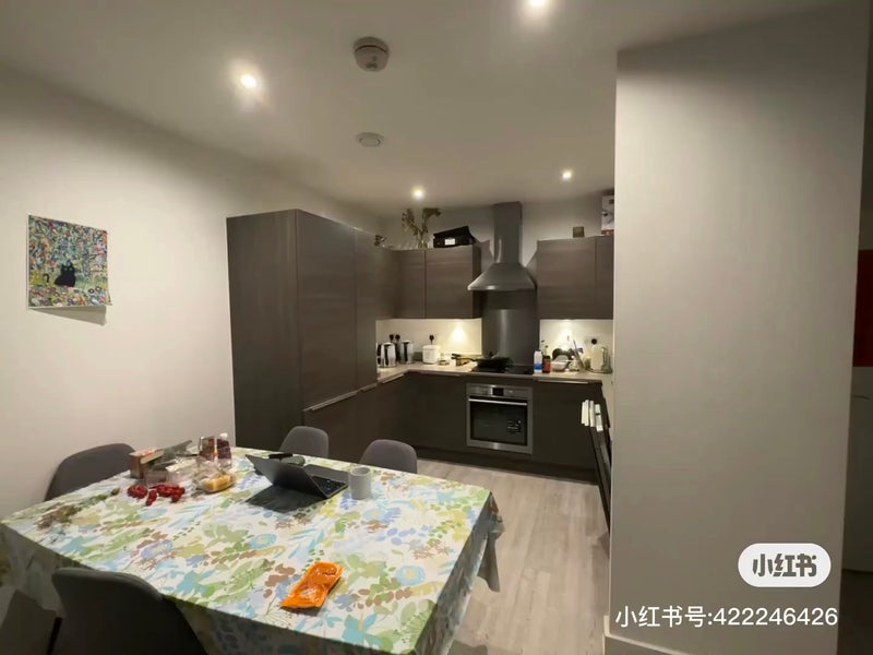 Photo 1: Kitchen