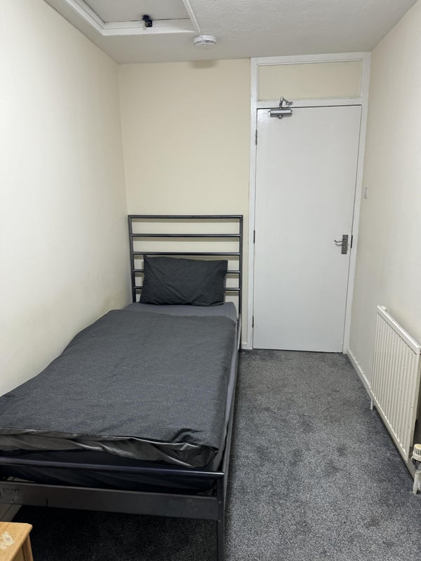Photo 1: Room