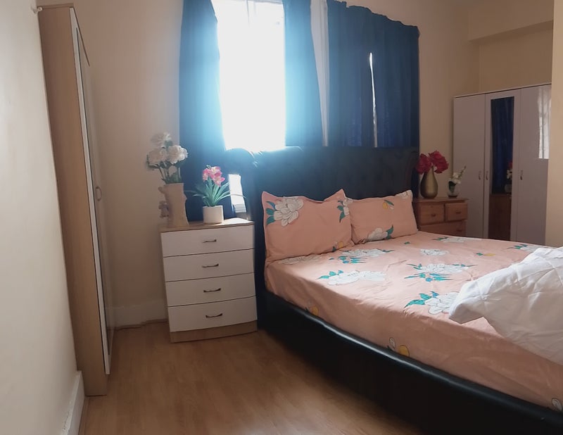 Photo 1: Bedroom