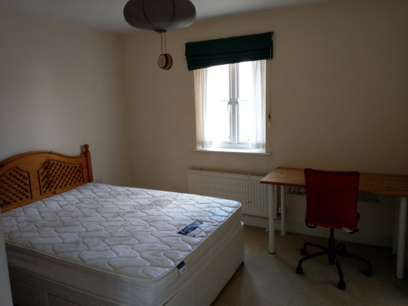 Photo 1: Ensuite Double