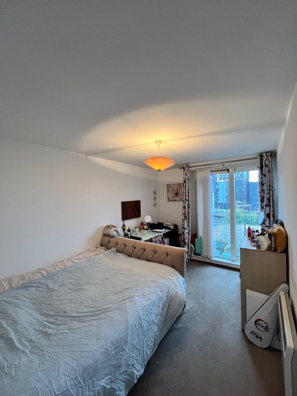 Photo 1: Double Bedroom