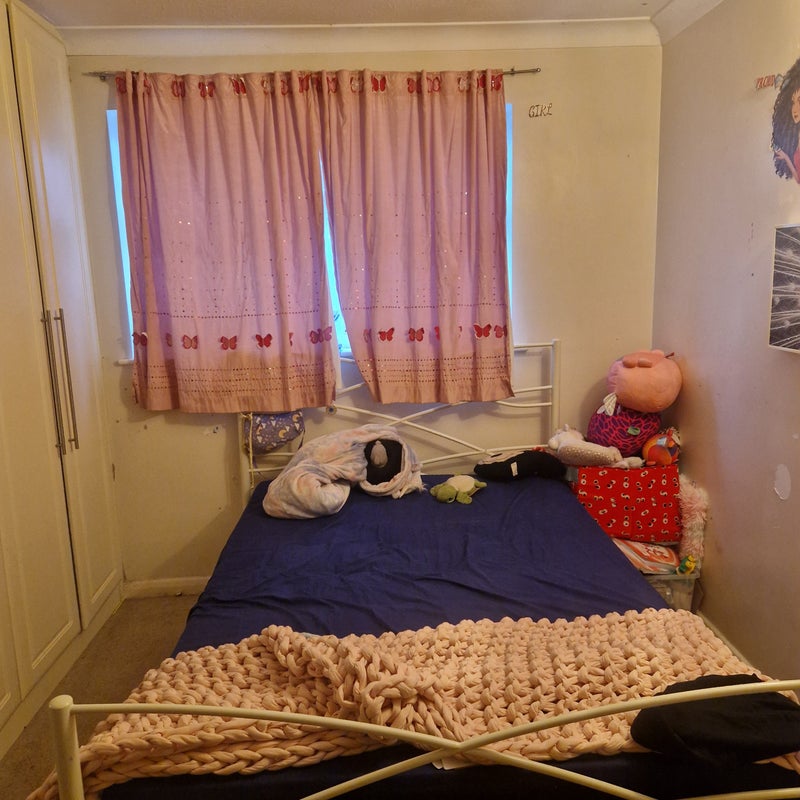 Photo 1: Room will be cleared so just the double bed