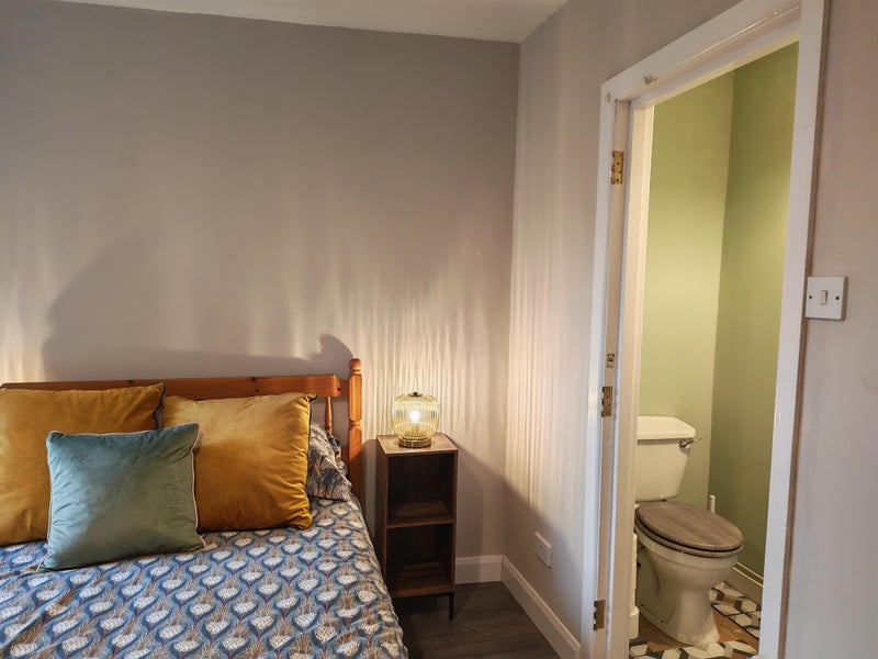 Photo 1: Double bedroom with En Suite