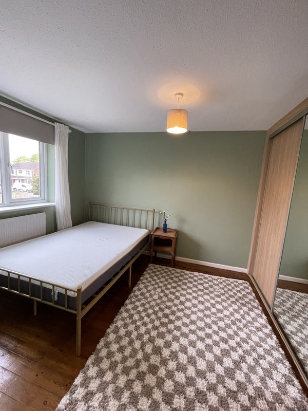 Photo 1: Room A - Green Room