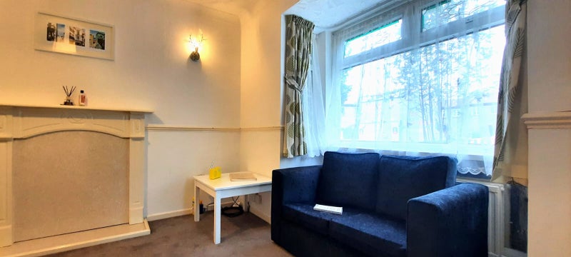 Photo 1: Living room