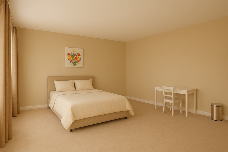 Photo 1: Massive room with ensuite