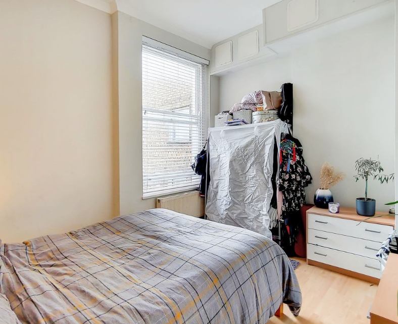 Photo 1: Bedroom