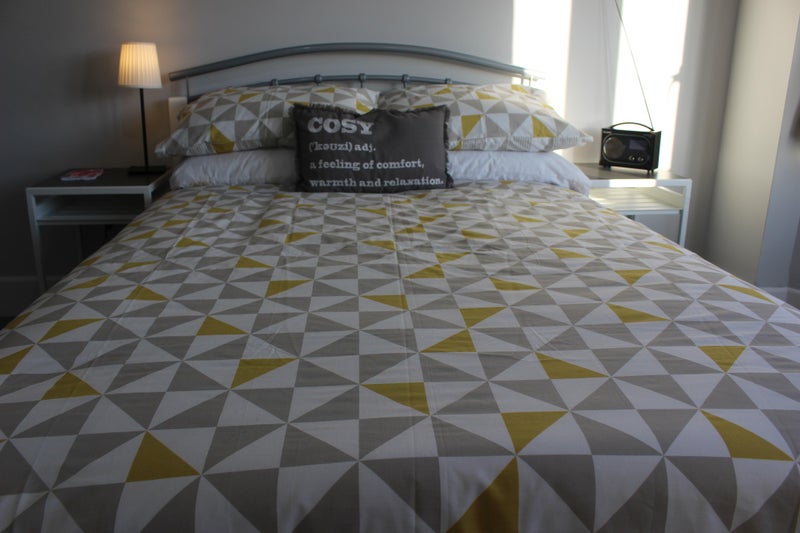 Photo 1: Room 4