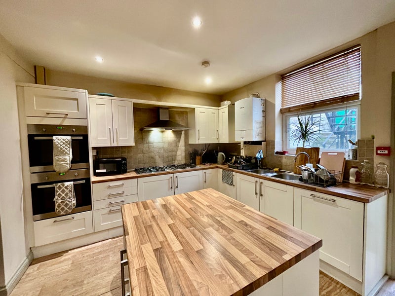 Photo 1: Communal Kitchen