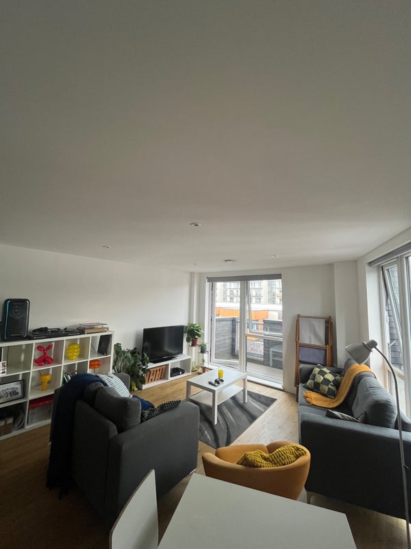 Photo 1: Living Room 