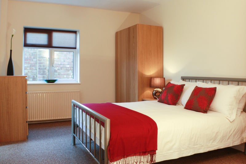 Photo 1: Room 3 ensuite (downstairs)