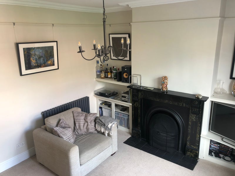 Photo 1: Livingroom 1