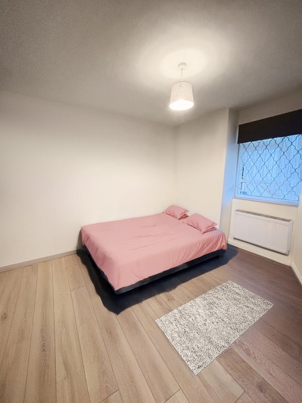 Photo 1: Room E