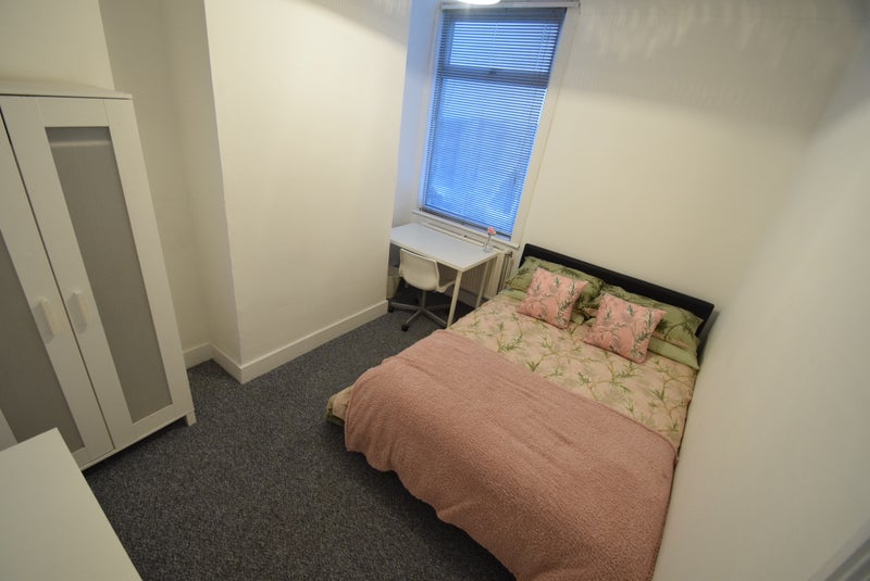 Photo 1: Room 2 - Available