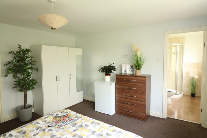 Photo 1: Room 3 En Suite Room View 2 