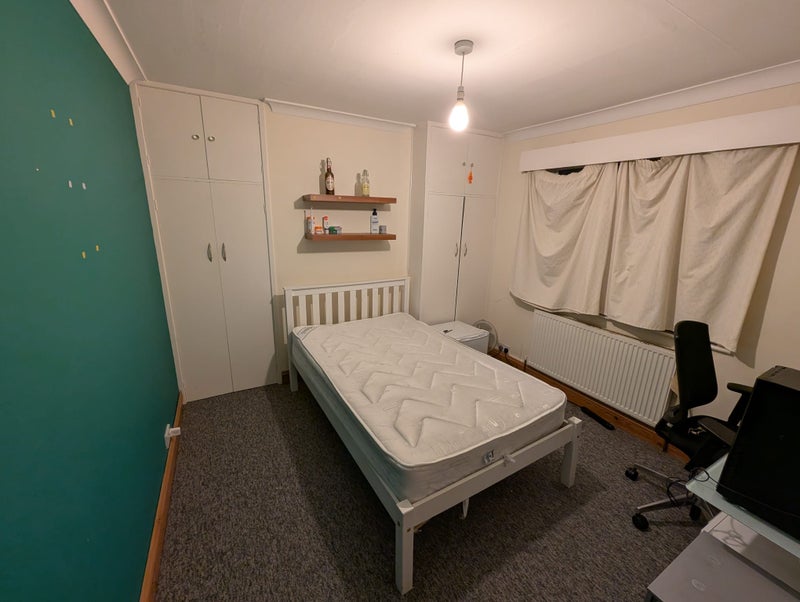 Photo 1: Bedroom