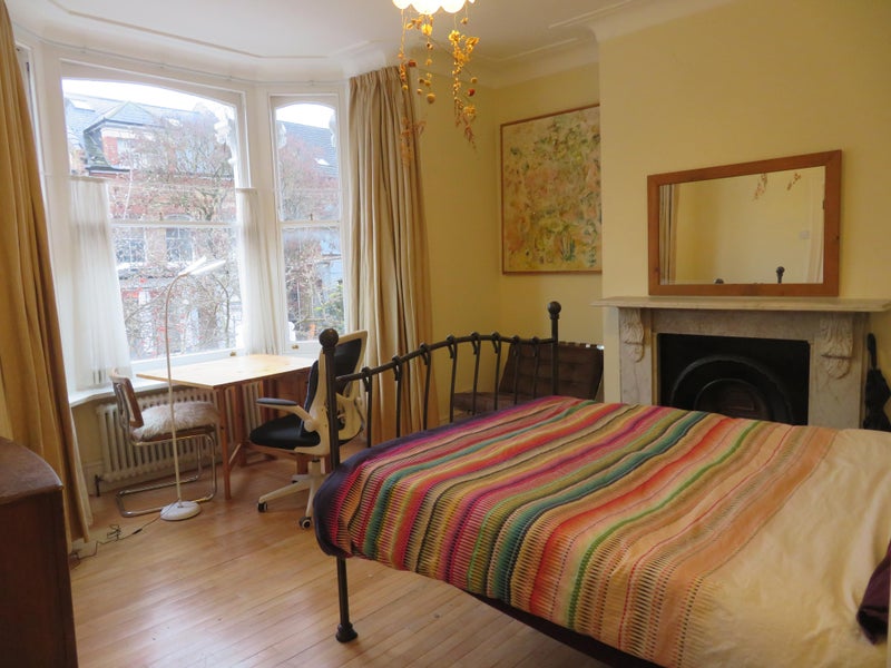 Photo 1: Double Bedroom