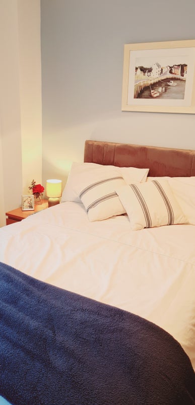 Photo 1: Available Ensuite