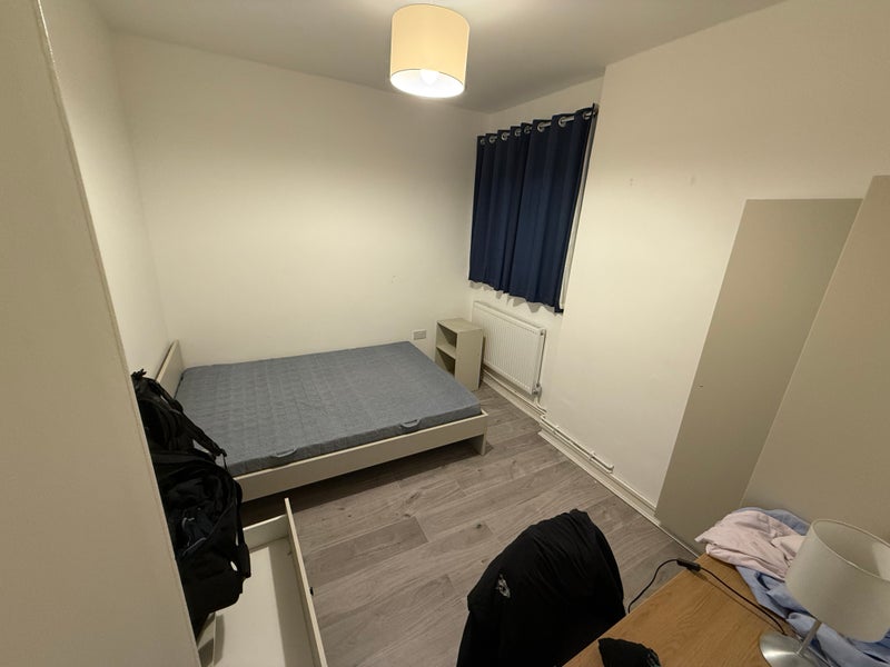 Photo 1: Bedroom