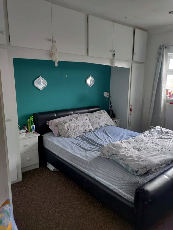 Photo 1: Bedroom