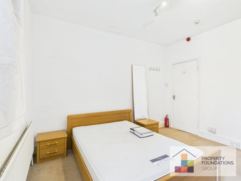 Photo 1: Bedroom 3 - Available