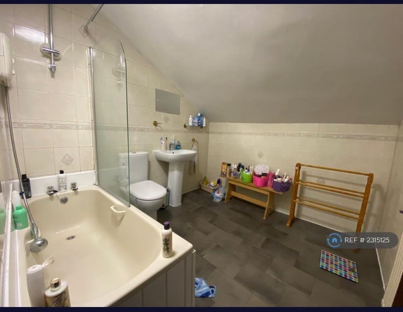Photo 1: Upstairs Bathroom