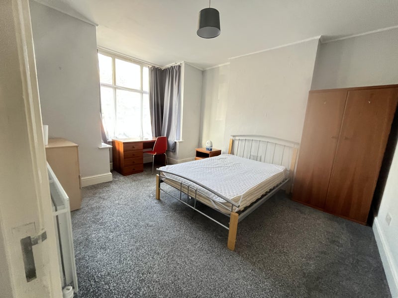Photo 1: room1