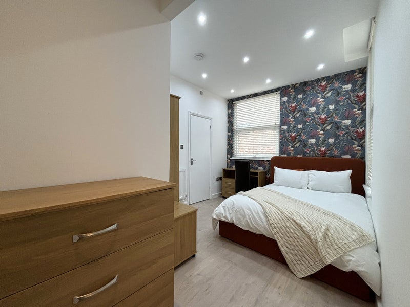 Photo 1: Room 6 - £600pcm