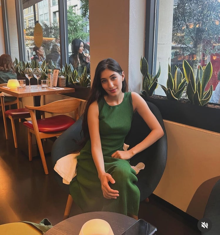 Photo 1: Current Housemate 