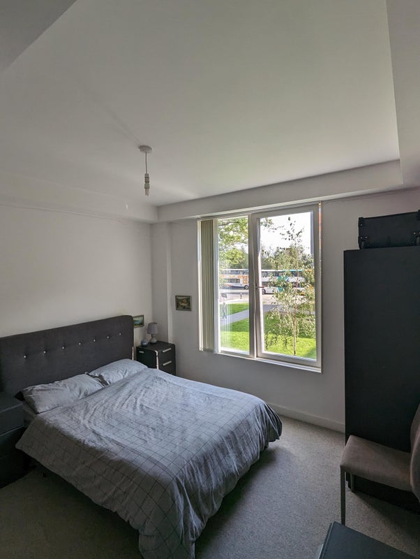 Photo 1: Bedroom 