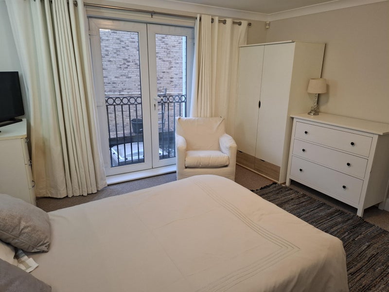 Photo 1: LARGE DOUBLE ROOM 