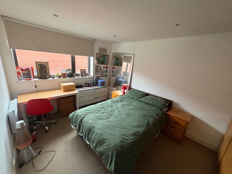 Photo 1: Bedroom