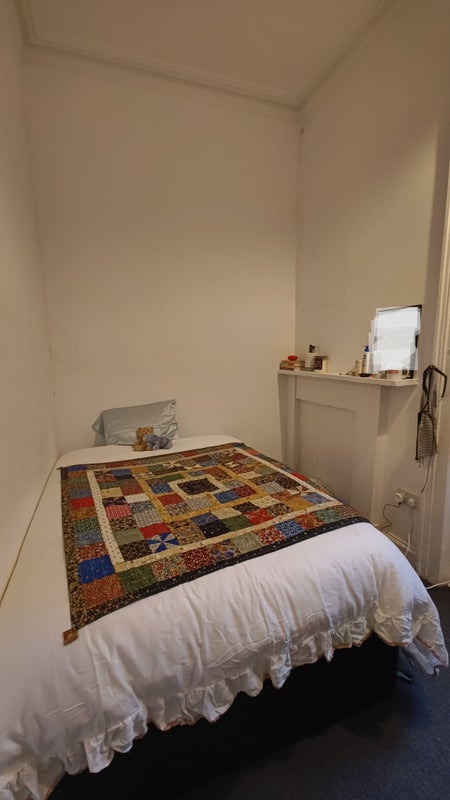 Photo 1: Room