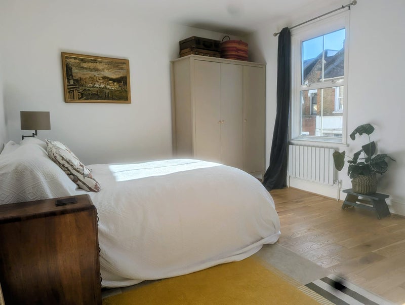 Photo 1: Bedroom