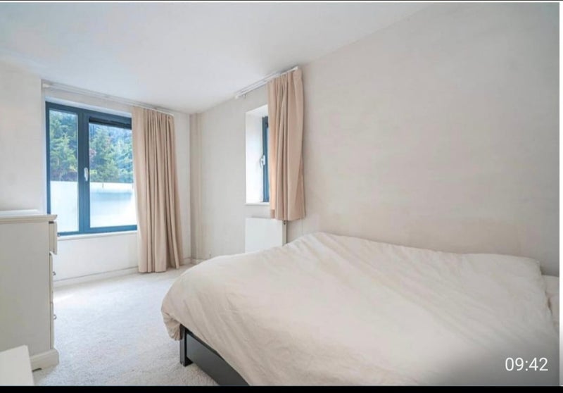 Photo 1: Bedroom