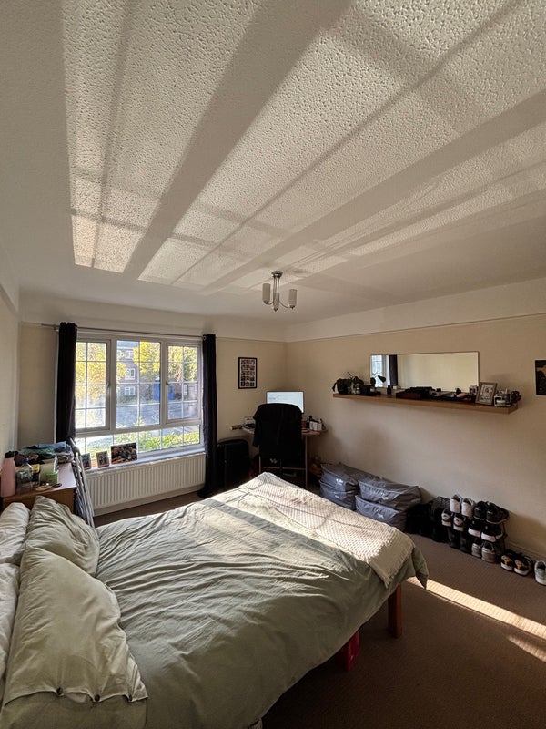 Photo 1: Bed, Chest of Drawers and Desk included
