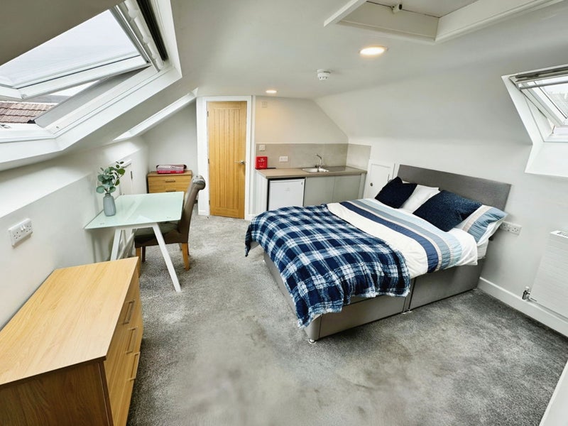 Photo 1: Room 8