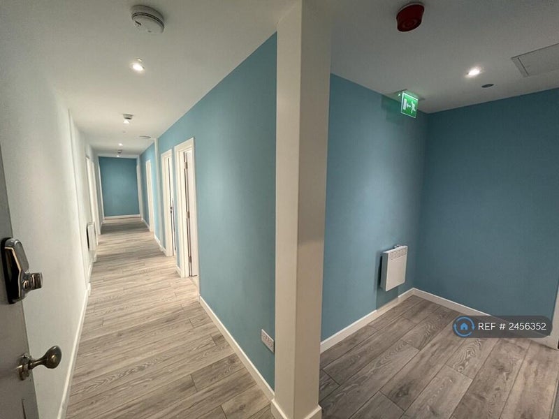 Photo 1: Hallway