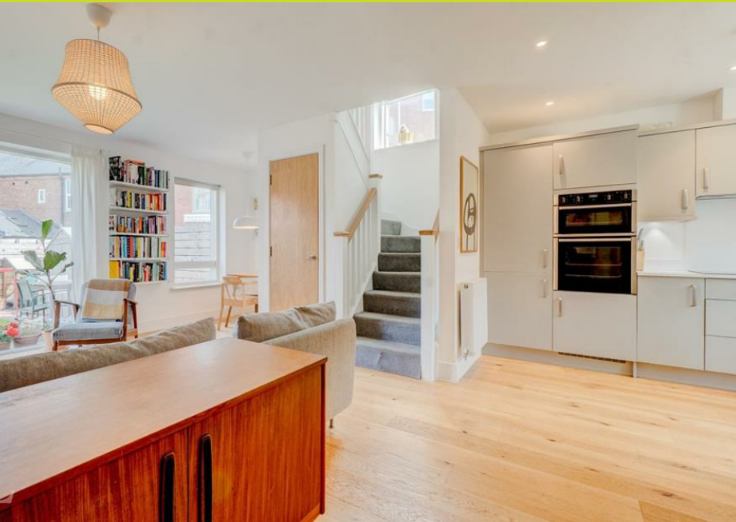 Photo 1: Open plan living area