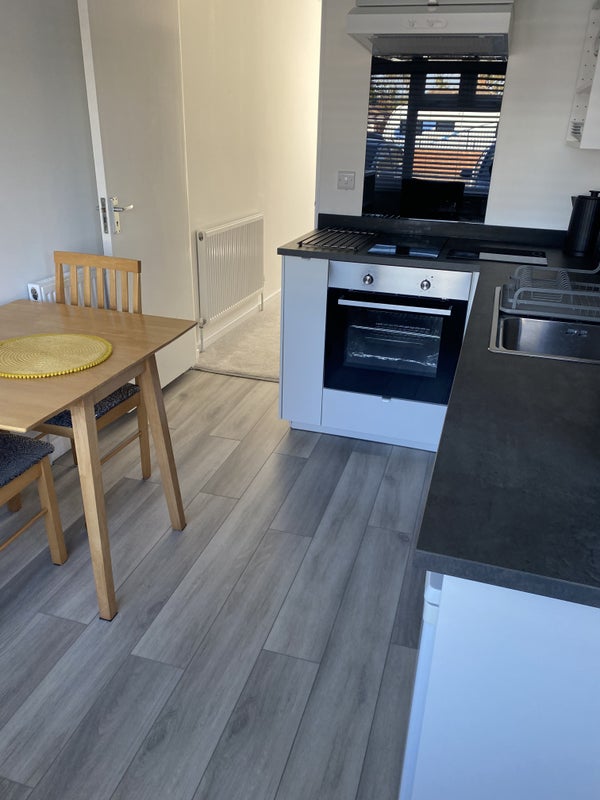 Photo 1: Fully fitted kitchen